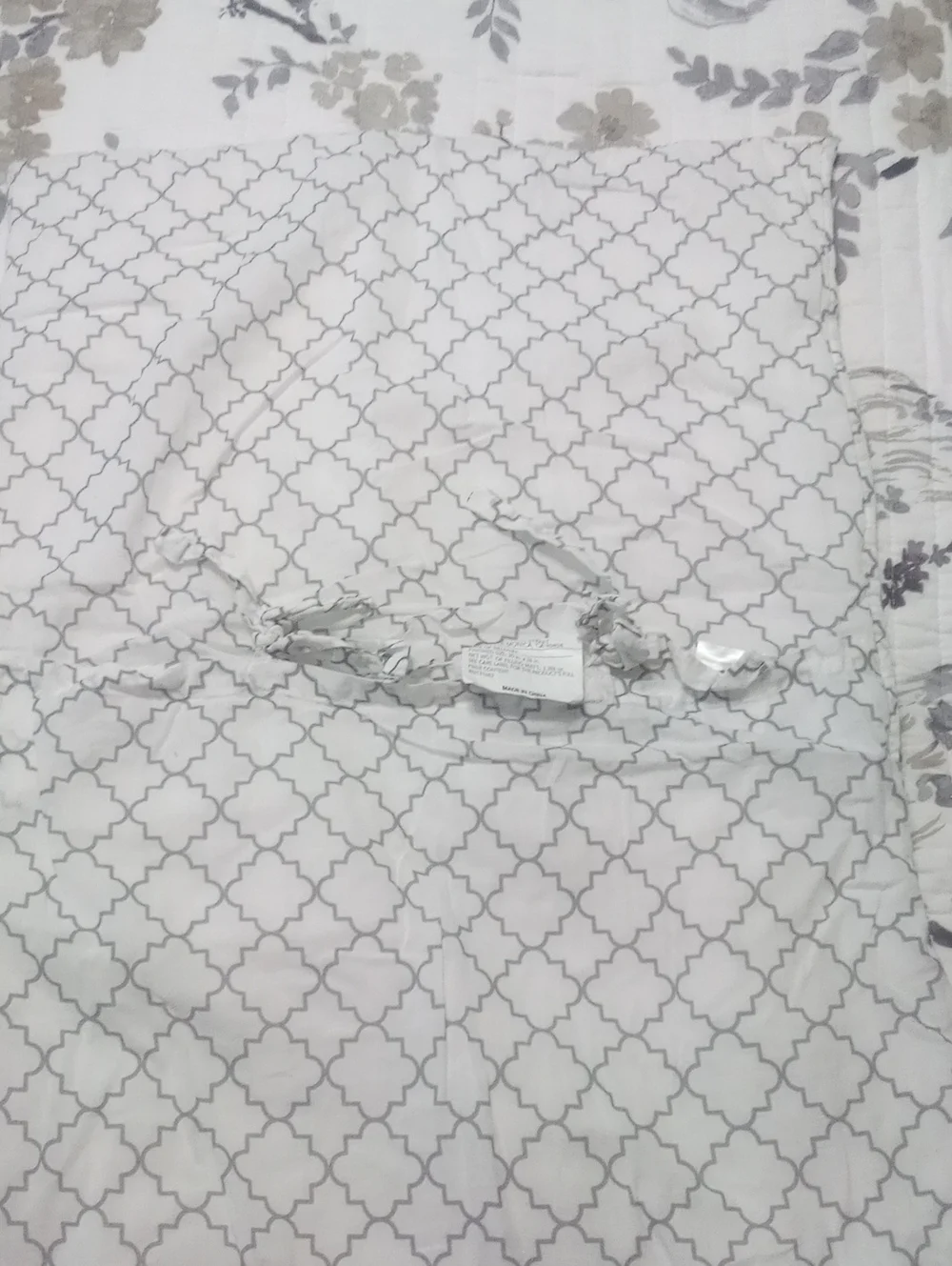 Reversable Twin Floral Toile Quilted Bedspread & Sham NWT $209.99